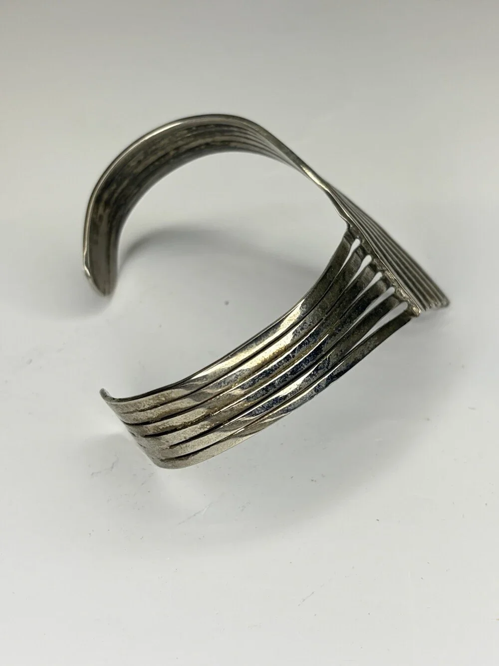 Vintage Silver Tone Chevron Lattice Cuff Bracelet – Modernist V-Shape